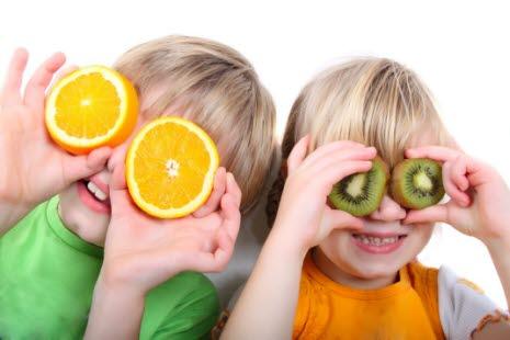 Barn kan læres til å like frukt og grønt