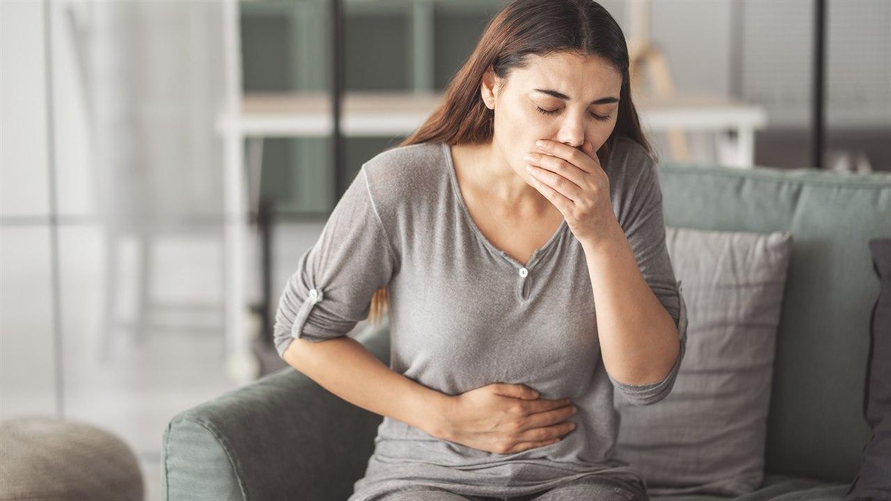 Illustrasjonsfotoet viser bilde av en dame tidlig i svangerskapet som er kvalm